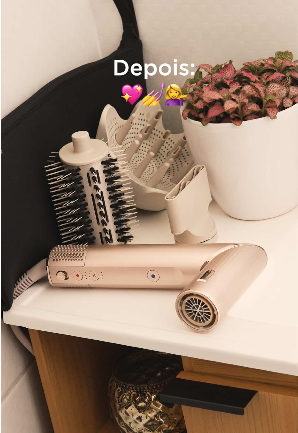 Quando a tecnologia faz a diferença. Com Shark Beauty, seu styling ficou mais prático, versátil e saudável. #SharkBeautyBR #TecnologiaCoanda #FlexStyle #SpeedStyle #ForAllHairkind