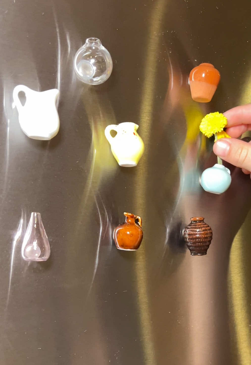 These mini ceramic vase magnets make the cutest Mother’s Day gift! ##MothersDayGift##GiftForMom##MomDeservesTheBest##TikTokMadeMeBuyIt##MothersDay2025##BestGiftEver##GiftsSheLoves##TikTokGiftGuide##ThankYouMom##SpoilMom