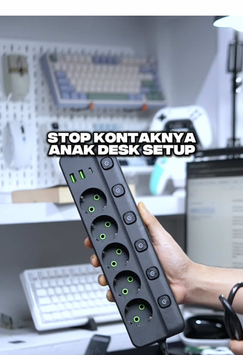 Stop kontak USB. Colokan USB. #stopkontak #stopkontakusb #colokanlistrik #kabellistrik 