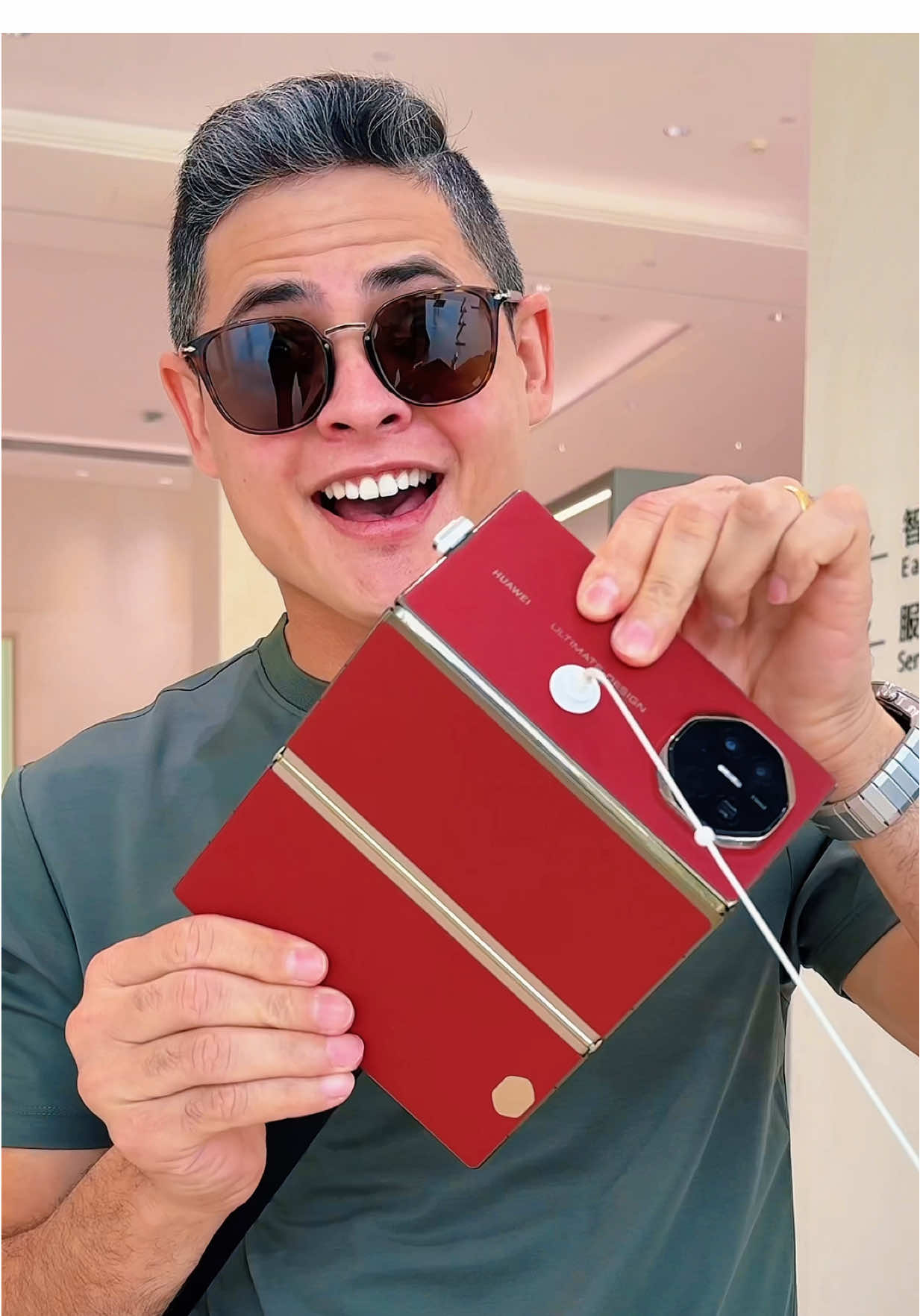 O celular mais INCRÍVEL que eu já vi até hoje! E você, teria um HUAWEI Mate XT ULTIMATE DESIGN para chamar de seu? #huawei #gt #gesieltaveira #gesiel @Huawei Mobile BR 
