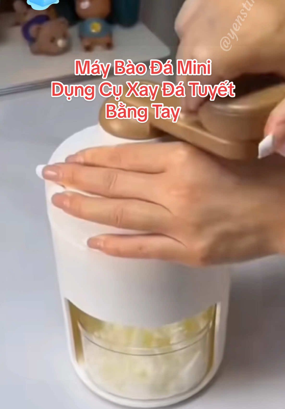 Cơn sốt mùa hè: Máy bào đá mini siêu mịn – không cần điện, ai cũng làm được! #maybaoda #xaydaquaytay #dungcunhabep #hangtienich #giadinhthongminh #dodungtiktok #tiktokgiarehomnay #tiktokaff #reviewdochohe #mayxayda #dohephobien #dohechongnong #moinhat2025 #yenstingshop 