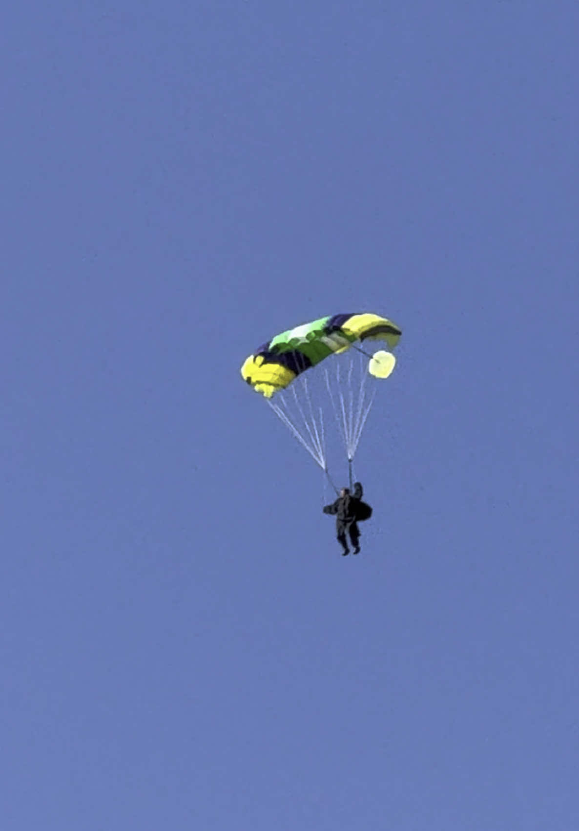 Um pouso forçado #aeromodelismo #action #paraquedista #aeromodelos 