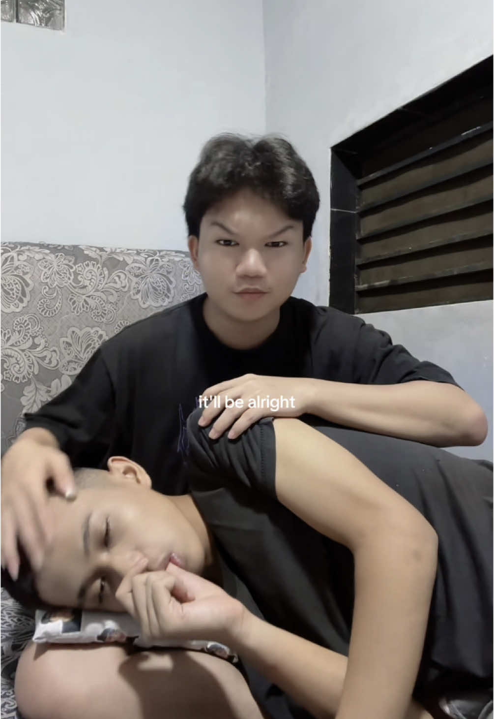 Seperti saudara tapi tidak sedarah dan ketika bersama nya aku banyak ketawanya🫂🥹
