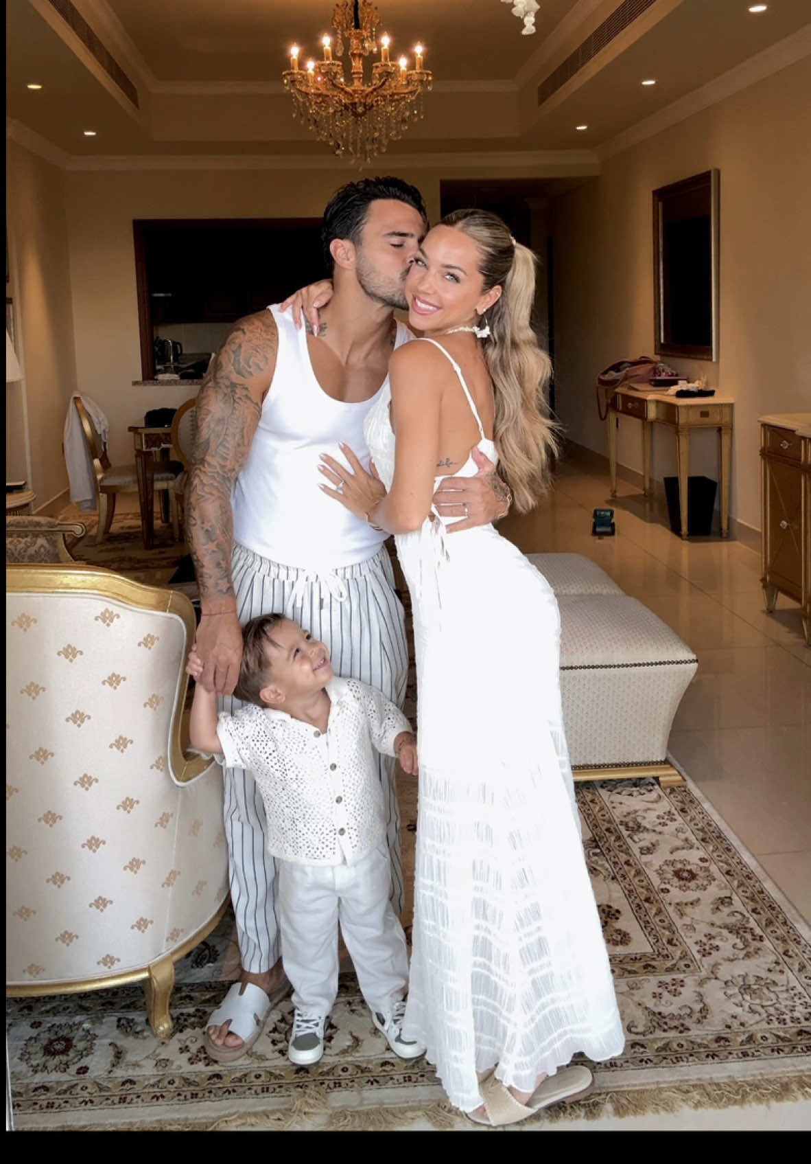 My World 🤍🙈 #family #pourtoi #foryou #couple 