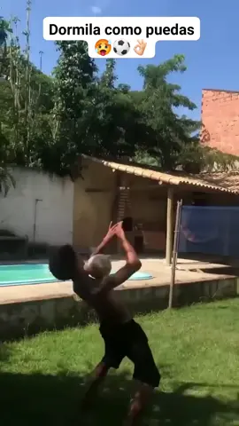Solo un brasilero puede hacer eso 🥵🇧🇷⚽ joga bonito en su máxima expresión... #futbol #brasil #control #skills #futebol #soccer
