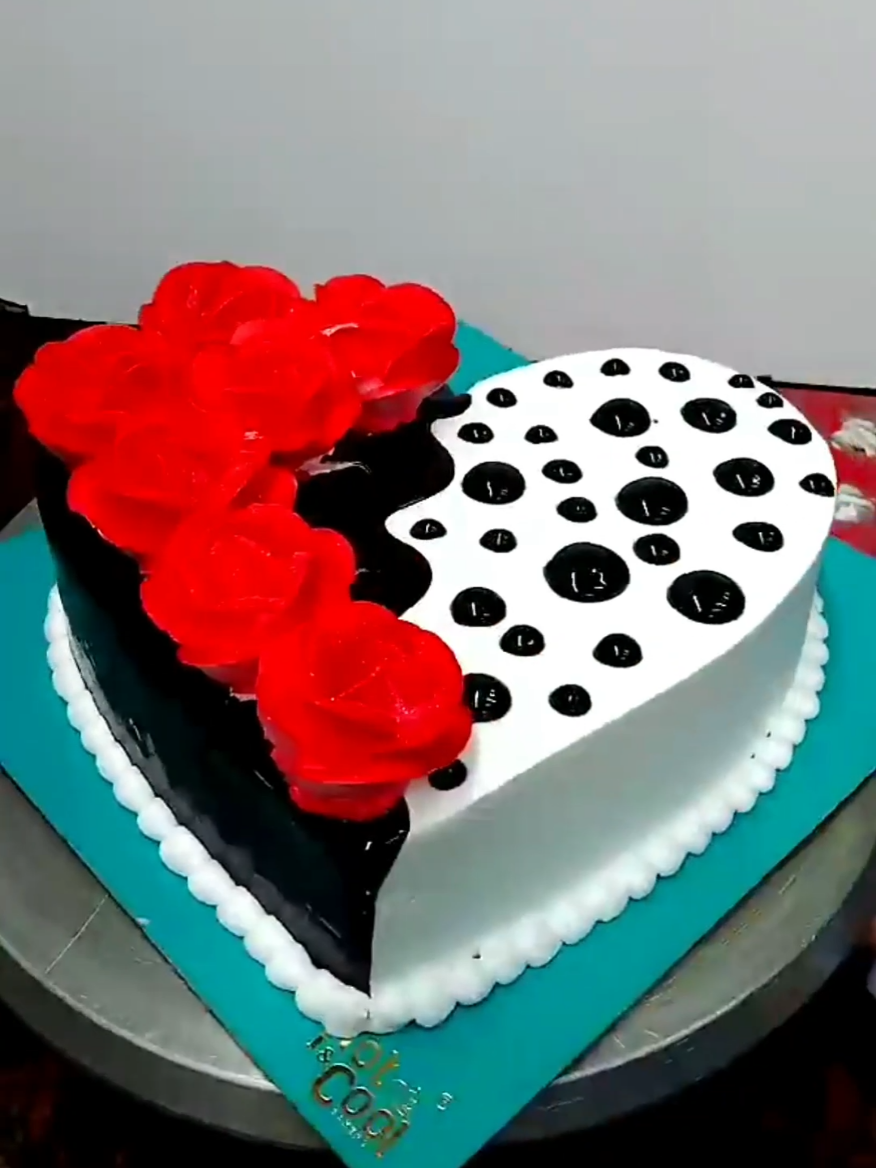 Heart Shape Chocolate cake ideas#pourtoii #cakedecorating #design #fyp 