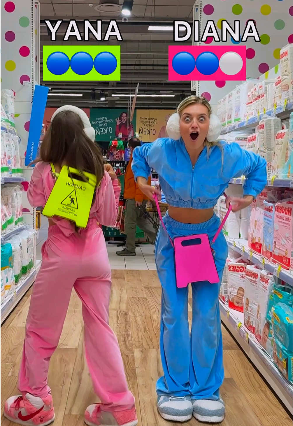 Bag or backpack?🎒🔥👯‍♀️