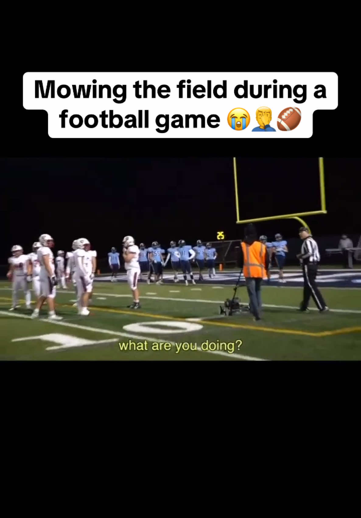 🤣🤣 @Lofe  #football #prank #mowing #midgame #troll #funny #referee #players #highschoolfootball #highschoolsports #athlete #sports #highlight 