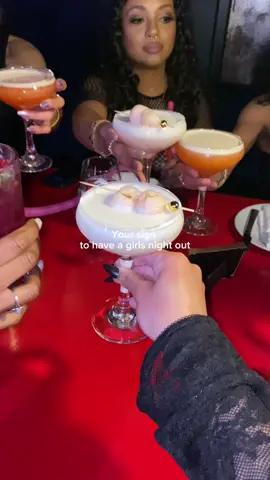 Your sign to have a girls night out 🎀 This weekend we celebrated my fav Aries birthday 😭💗🍒 the girls were outside!!!  @PandaHarlem  . . . #fyp #CapCut #yoursign 