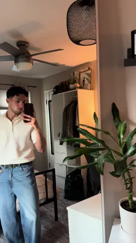 todays work outfit 🤳🏽 feeling like spring outside  #OOTD #outfit #menstyle #menfashion #springfashion #fashion #fashiontiktok #latinmafia #fyp #trending #fitcheck 