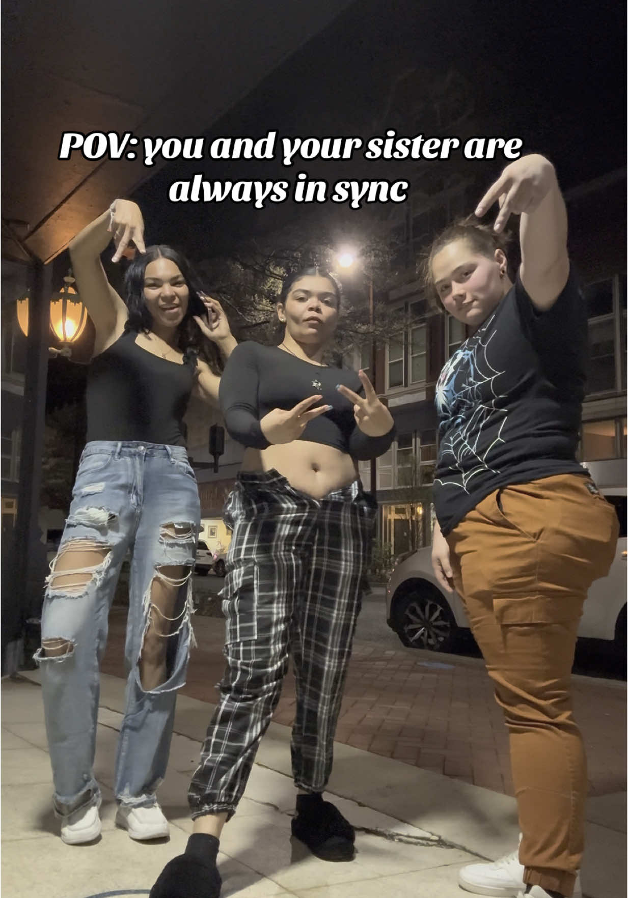 Lmao @Desii Marie #sisters #nottwins #fyp #insync #lol 