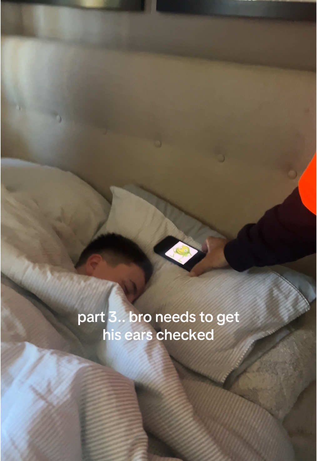 Replying to @CHELS🎀🌟 at least he woke up this time hahahab #fyp #viral #foryoupage #relatable #alarmclock 