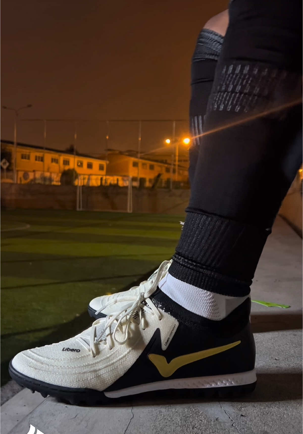 Explosividad y calidad, con el nuevo líbero Fantom. Creado a base de los mejores materiales con una ligereza increíble. #Vulcan #Líbero #Fútbol #SemanaSanta #Bolivia #ForYouPage #FYP #LaMujer #Quiere #Cripi#Mimic