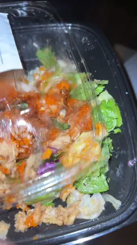 @Zaxbys this is awful, share this pls yall spread the word. 😞#zaxbys #salads #bugs #badcustomerserviceexperience #nasty