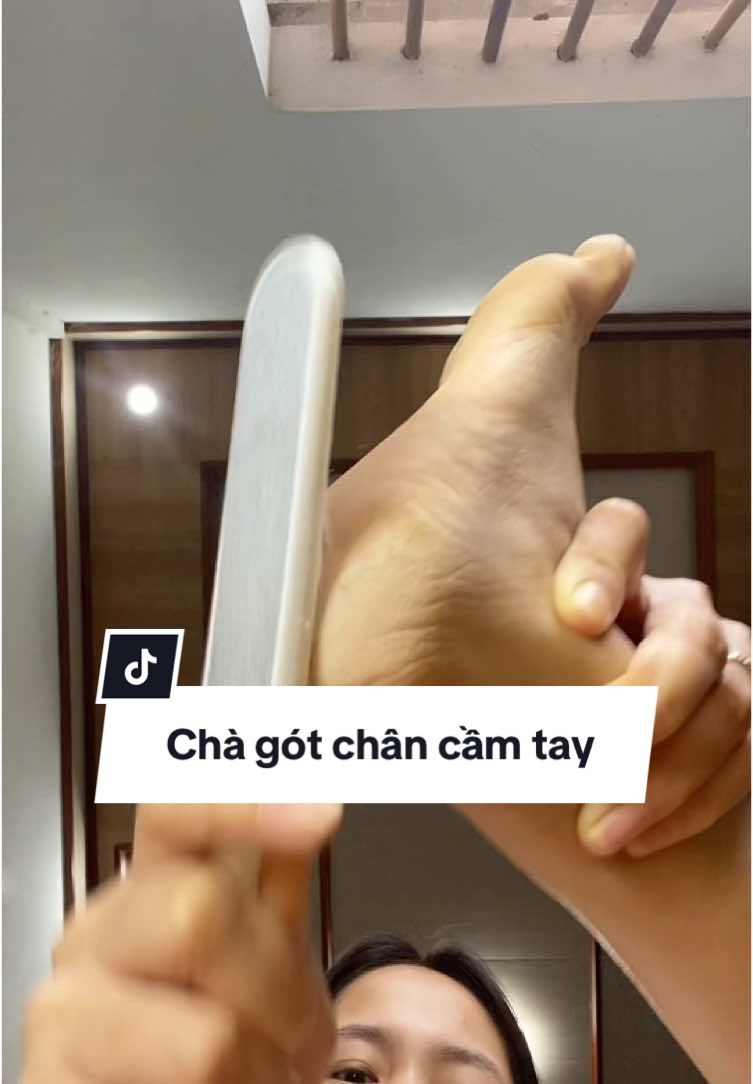 Có cái chà gót chân này chân đỡ khô và nứt nẻ hẳn í#dungcuchagotchan #dungcuchagotchancamtay #chagotchan #tienich 