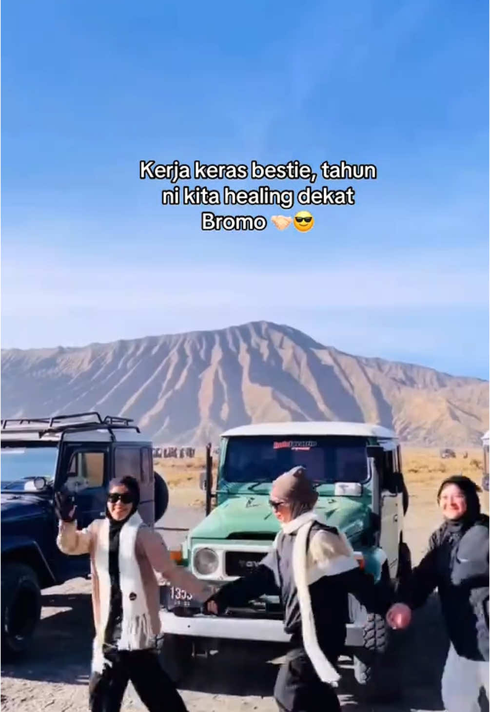 Korang tahu tak rupiah Indonesia tengah murah sekarang? Ayuhh Bromo gais 🔥 slot ke bromo available lagi tau korang. Roger je shira nak pergi bila 🫶🏻  #travel #lanteraventures #lanteratravel #opentrip #fyp #foryou #traveltiktok #pakejtravelmurah #bromo #indonesia #opentripbromo #fyptravel #travelbucketlist #rupiah #malaysia 