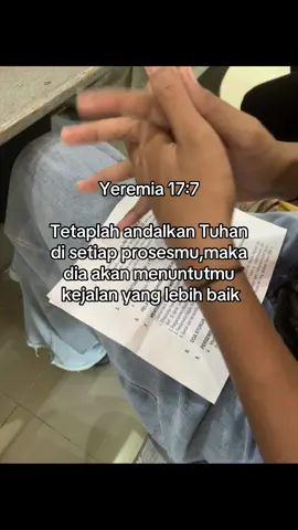 Yeremia 17:7 diberkatilah orang yang mengandalkan Tuhan dan menaruh harapan pada Tuhan#ayatalkitab #motivasikristen #foryou 