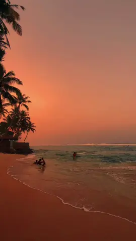 හවස්වරු🤍🫶 #Sky #backroundvideo #100kviews #evening #sunset #capcut #haridu #clouds #sea #memories 