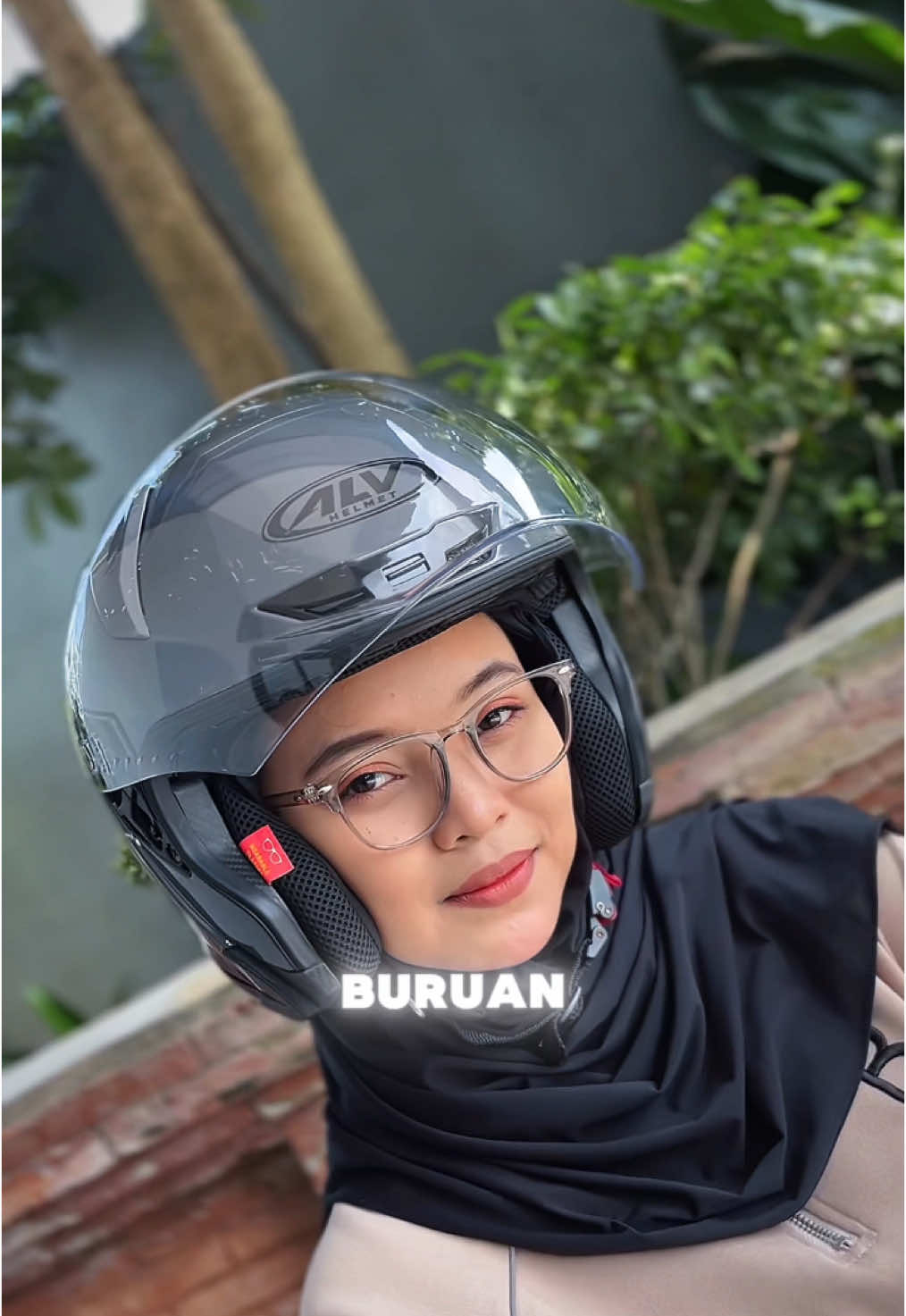 Menurut kalian rekomend gak helm ini #alvgenos #fyp #alv #helmmurah #danapelajar #sni 