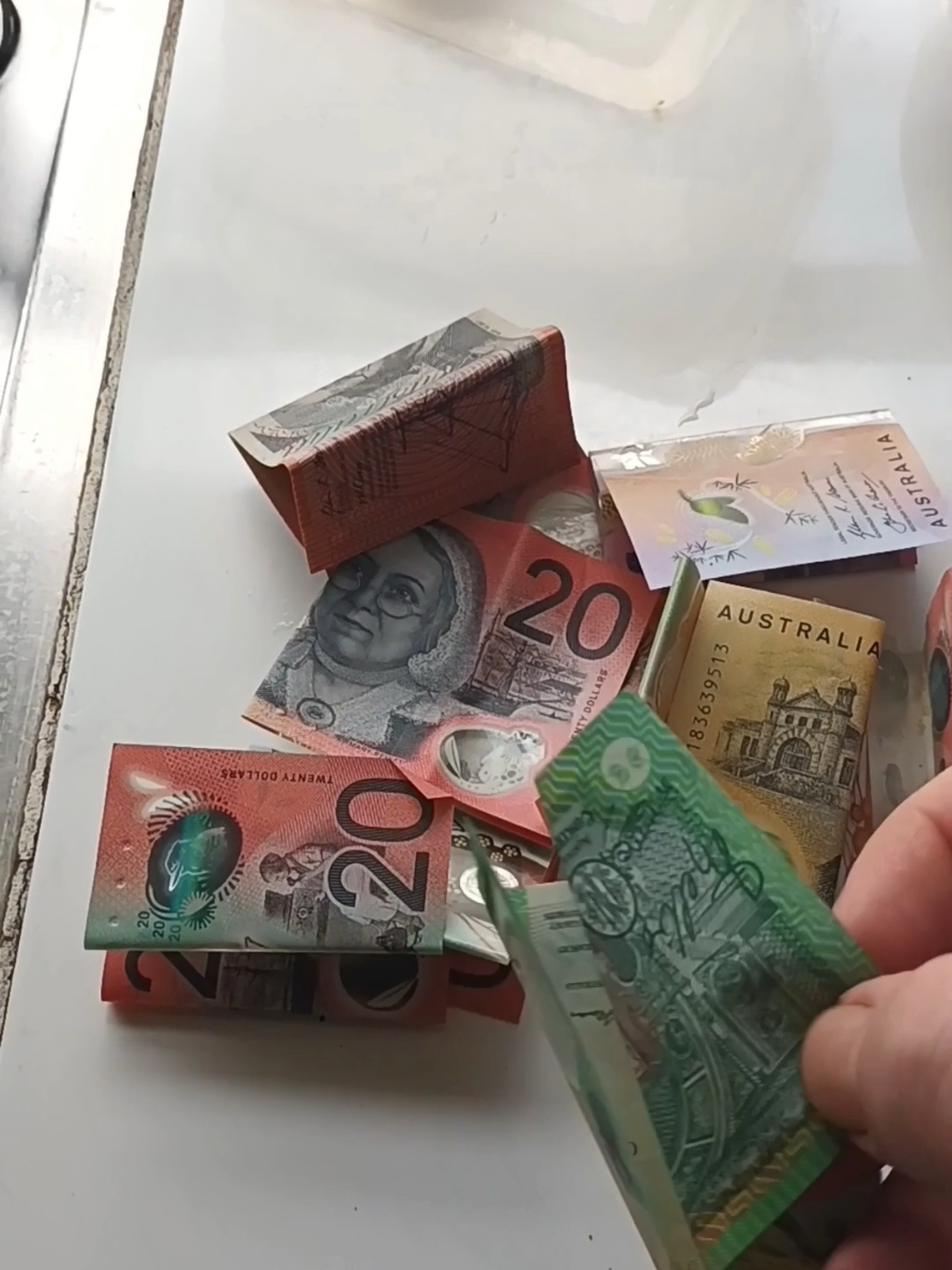 Funny money , how to stack and clean plastic bank notes #satisfing #howto #gamerlife #DIY #fixit #cash #money #interesting