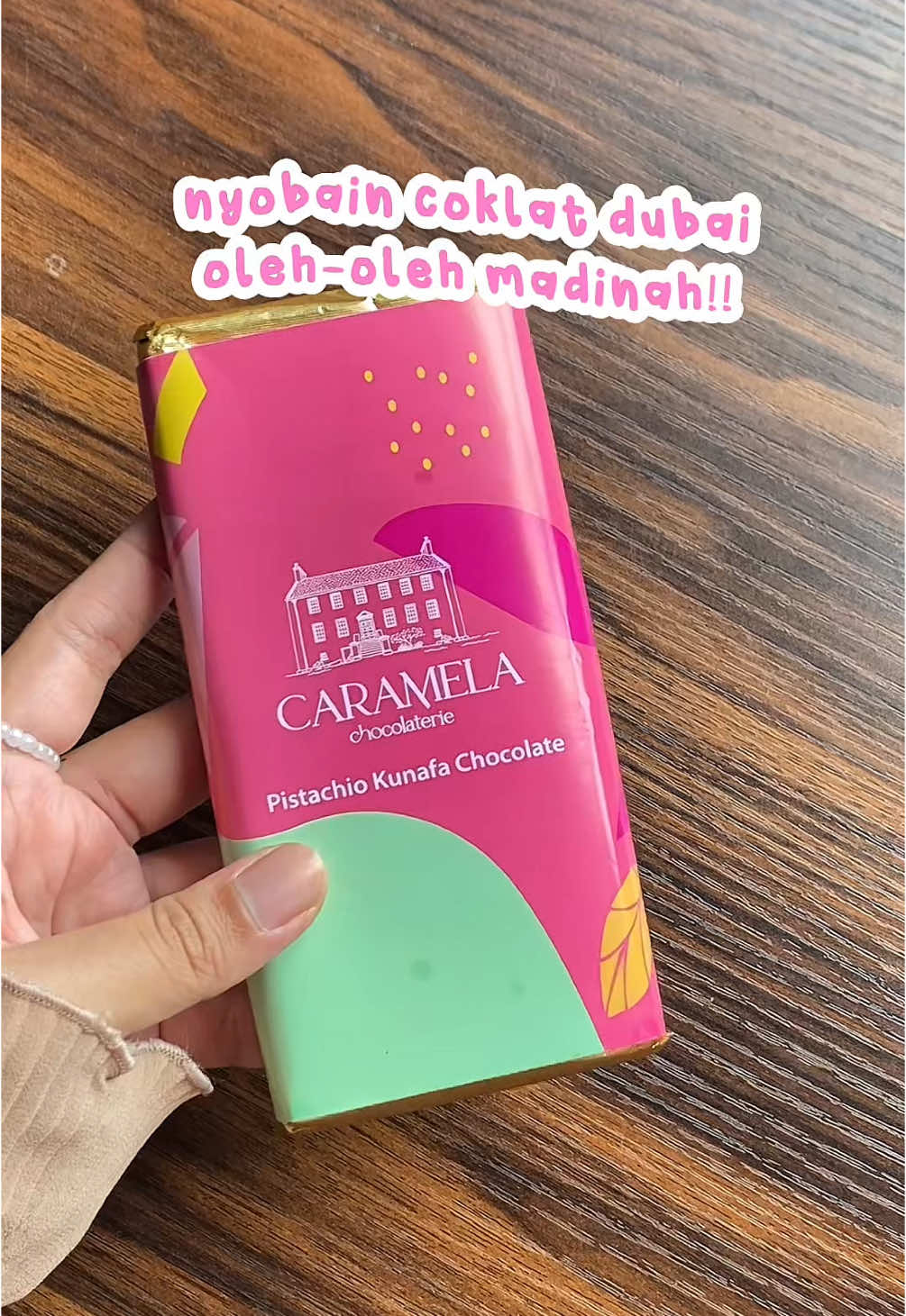enakk bangett!!🥹🩷 #coklatdubai #coklatdubaicaramela #caramela #oleholehmadinah 