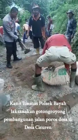 #polripresisi #polri #gotongroyong #kerjabakti #bayah #binmaspolri #fypシ゚viral @Polda Banten @polreslebak Kanit Binmas Polsek Bayah laksanakan gotongroyong pembangunan jalan poros desa di Desa Cisuren Kec Bayah Lebak Banten