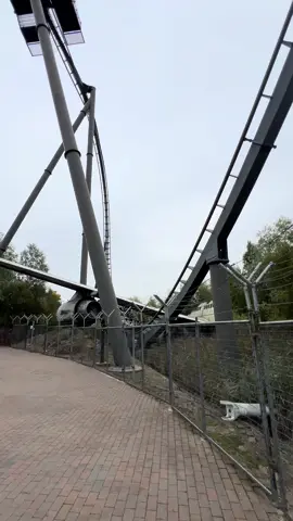 Can we all agree this is the smoothest in the uk?😼 #themepark #amusementpark #merlinannualpass #thorpepark #thorpeparkresort #theswarm #swarm #swarmthorpepark 