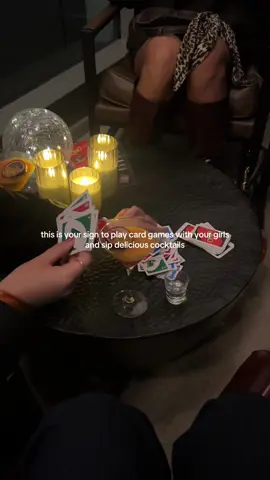 mischen üben wir nochmal 😔 #girls #drinks #uno #cardgames @uno 