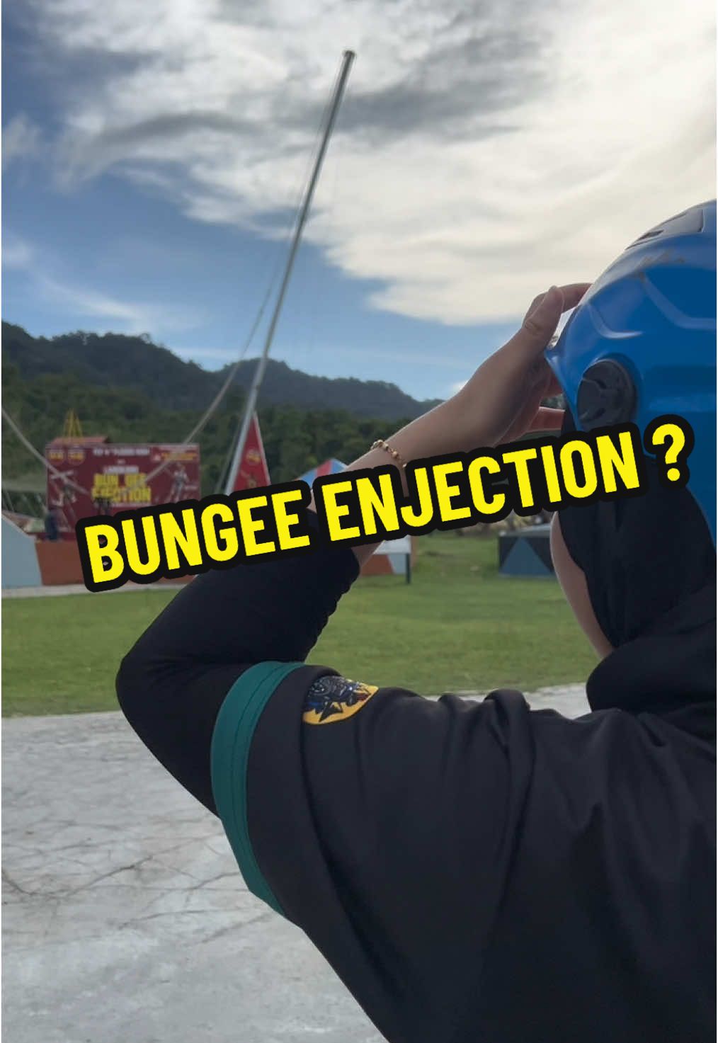 before and after BUNGEE ENJECTION ?! 🤪  #langkawiadventureandextrempark #langkawiadventures #content #langkawipackages #bungee 