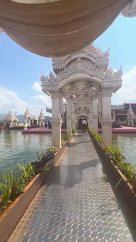 မြန်မာနိုင်ငံထဲမှာ ဒီလောက်လှတဲ့ နေရာရှိနေတာ မသိခဲ့ဘူး 😍😍 ရှမ်းပြည်နယ်တောင်ပဲ တောင်ကြီးမြို့နယ် ဟိုပုံးမြို့ ☘️☘️☘️ မယ်တော်ကြီးကျောင်း 🙏🙏🙏#ဟိုပုံးမြို့ #tiktok #tiktokviral #ရောက်ချင်တဲ့နေရာရောက်👌 @P Hom Nang @P Hom Nang 