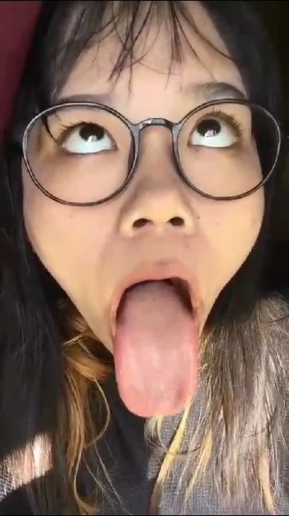👅❤️