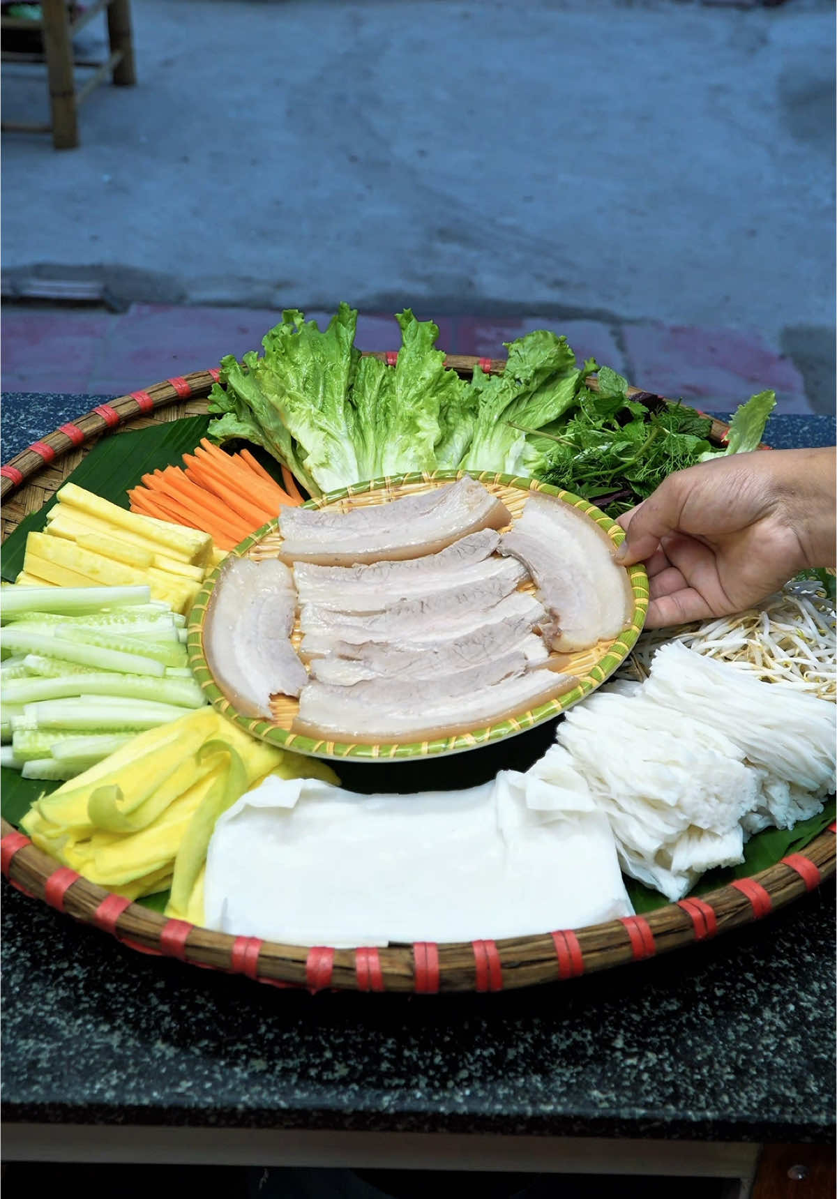 Phở quấn thịt heo . Món ăn dễ ăn vào mùa hè mà cũng dễ làm #hungfarm #amthuc #nauan #food #LearnOnTikTok 