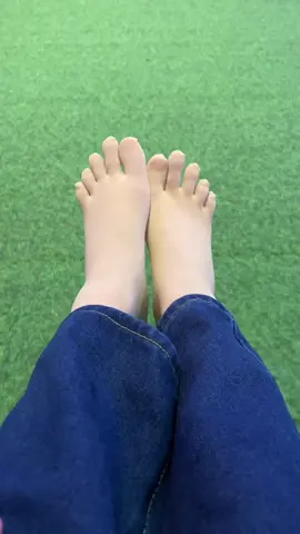 Ini bagus kak asli lucu kan, ini kaos kaki warna kulit jari. Cakep kak adem bahannya dan kenceng dikakinya tuh ga gampang melorot. Yuk beli kak samaan yuk beli sekarang dikeranjang aku #kaoskakijari#kaoskakiwarnakulit 