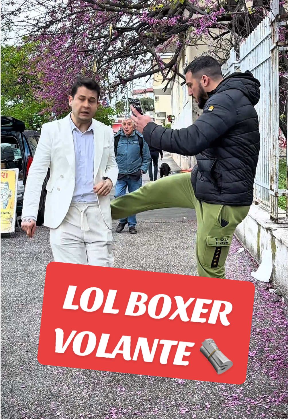 LOL BOXER VOLANTE🗞️. @Mattia Faraoni #prankwars #volante #street #boxer #workoutchallenge #humor #troll #divertimento #centrocomercial #reaction #risas 