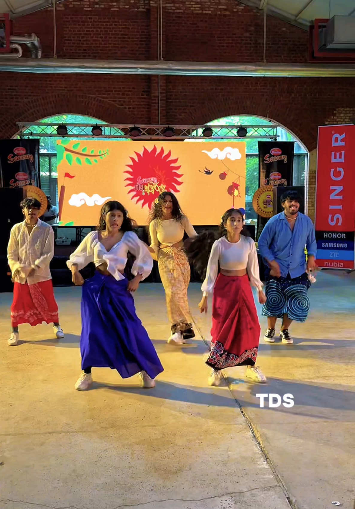 කුරුණෑගල සහා නිට්ටඹුව පංති පටන් ගන්න යන්නෙ මැයි මාසෙ එකතු වෙන අය දැන්ම whatsap මැසෙජ් එකක් දාලා Group එකට සෙට් වෙන්න😎0759723223 #Teevdanceschool #teevofficial #dance #TDS #viralvideo 