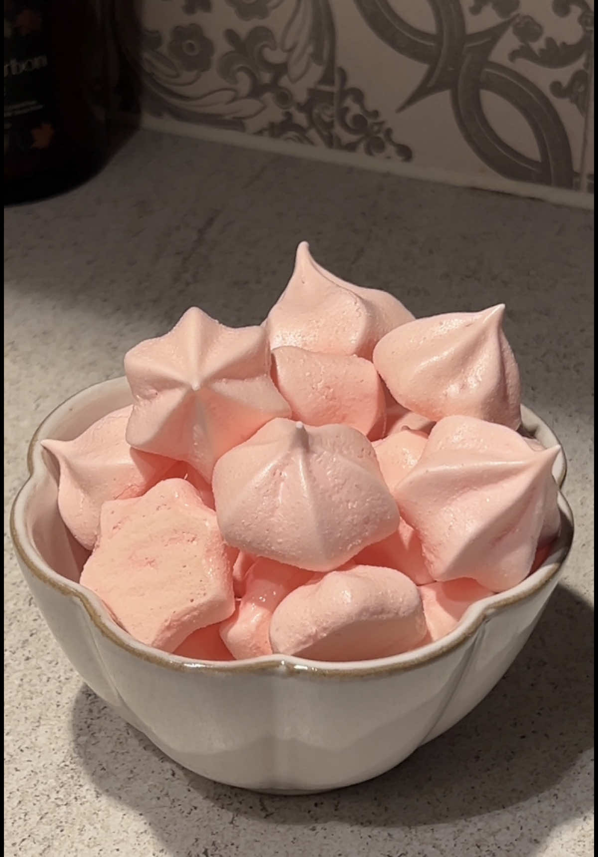 Meringue cookies! 💗 ⭐️Ingredients⭐️ (Recipe makes around 28 mini cookies) 85g sugar 70g egg whites Red food colouring  Bake in a preheated oven at 100°C for 60 minutes. Then turn off the oven, open the door slightly, and leave the cookies inside to cool for 20 minutes. #baking #cookies #meringue #meringuecookies #Recipe