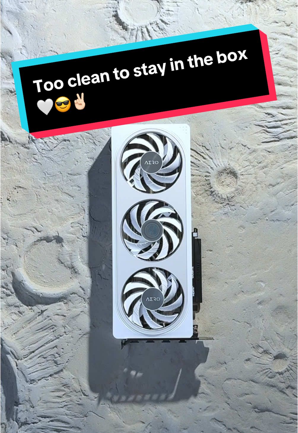 All-white GPU with serious chill 🤍 RTX 5060 Ti AERO OC brings both style and airflow Clean setup gang, where you at? #AORUS #GIGABYTE #NVIDIA #RTX50 #VGA #graphicscards #GamingPC #PCSetup #gaming #WINDFORCE #FEELTHECHILL 