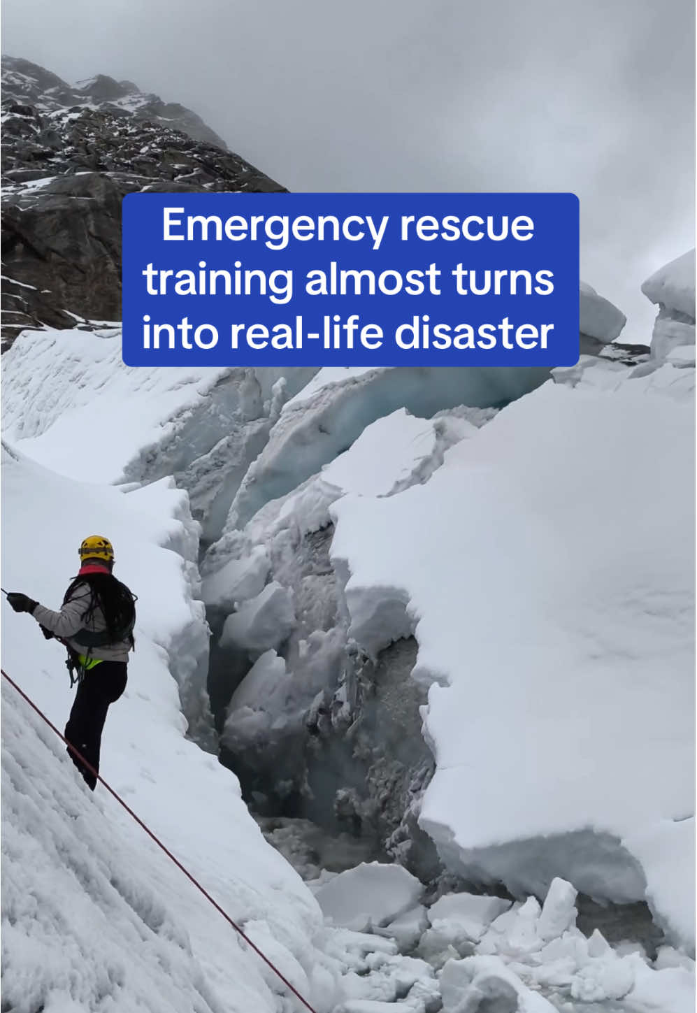 A routine training session almost turned into a real life or death situation when a giant glacier broke off on Peru’s Vallunaraju Mountain.  Luckily nobody was hurt.  Read more on DailyMail.com  🎥JoseForero/Storyful #mountain #rescue #danger #survival #peru 