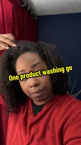 One product wash and go! I have recently become a washing go girl I have been experimenting with hair products and so far @Th@The Doux Hair Careg Poppa is in the top five when it comes to products. #washandgo #curlyhair #besthairgel 