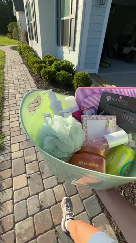 @Ava Jett @aisley jett @Mary Stanley thanks for all the recommendations ❤️🐣#easterbasket #easter @Hairitage by Mindy 