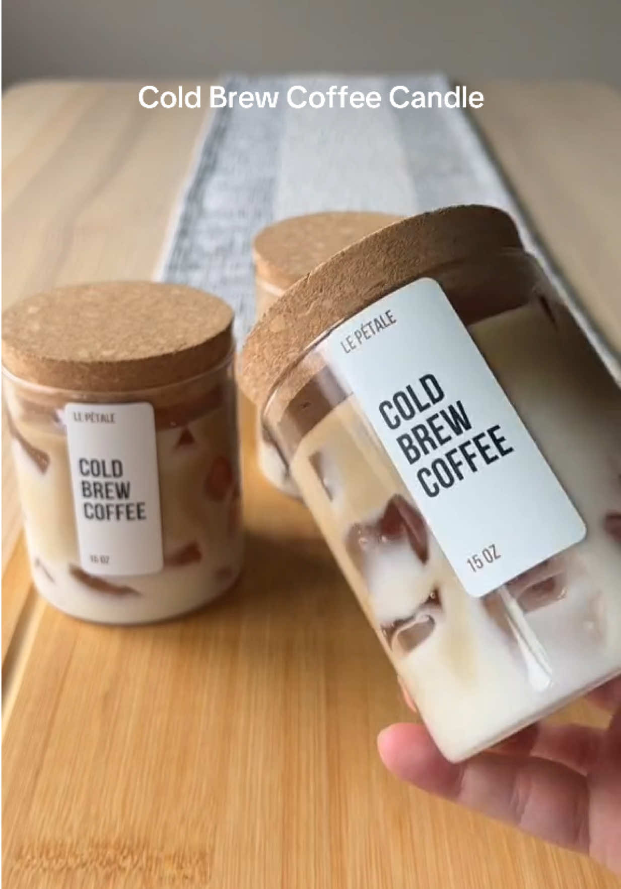 This iced coffee candle smells like pure coffee bliss with notes of caramel & vanilla ☕️  Made with soy & gel wax, and a burn time of 75+ hours 🔥 #candlemaking #coldbrewcoffeecandle #soycandles #gelwax #handmadecandles #SmallBusiness #candles #etsyseller #mothersdaygift 