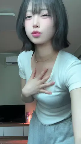 이건머냐… 노래가..섞깃.다