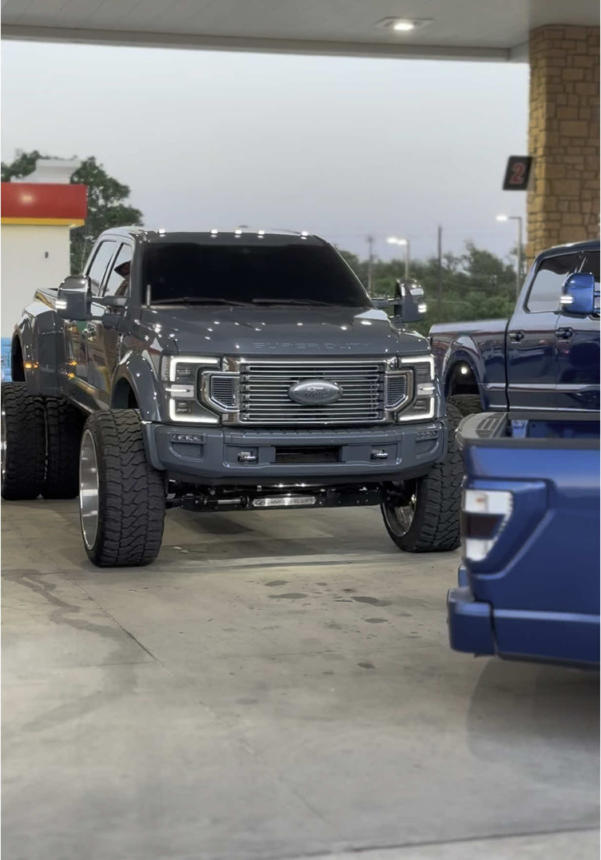 Anylevel DUALLY  @Cesar_J18  #viral #trucks #fyp #bandasytrocas #engrave #liftedtrucks #lowered #5oh #anylevel #texas #jtx #TruckTok 