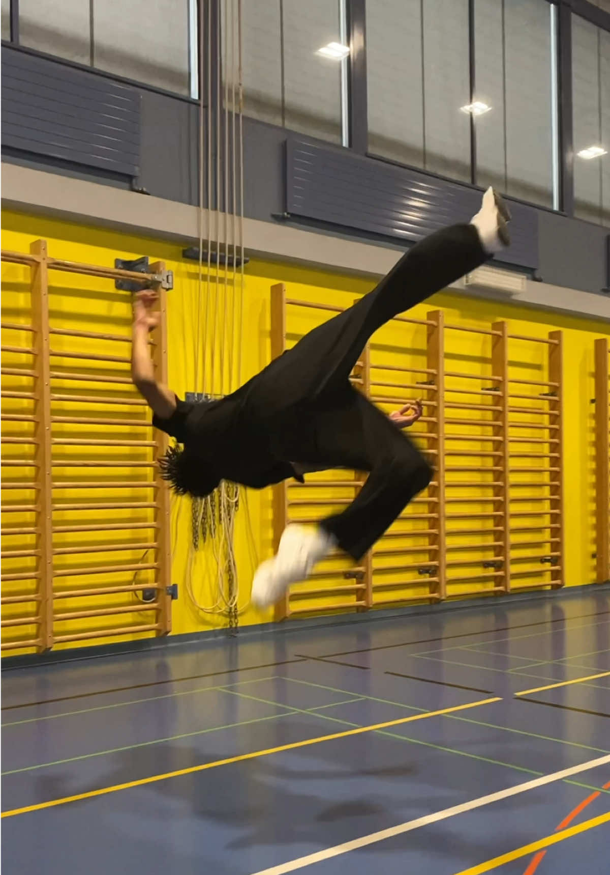 Mon nom reste flips.abou ahah🌪️🤸🏾 #oboy #josman #parkour #freerunning #freerun #traceur #sport #gym #switzerland #suisse #cologny #geneve #fyp #pourtoi #viral #figure 