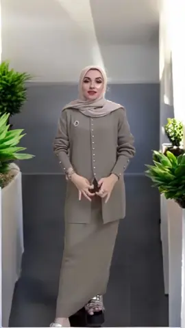 Setelan Oneset rajut premium bahan acrilic woll, bahan adem, bahan tidak kaku, nyaman saait dipakai dan model trendi #ootdfashion #oneset #woll #setelanwanita #setelantrendy 
