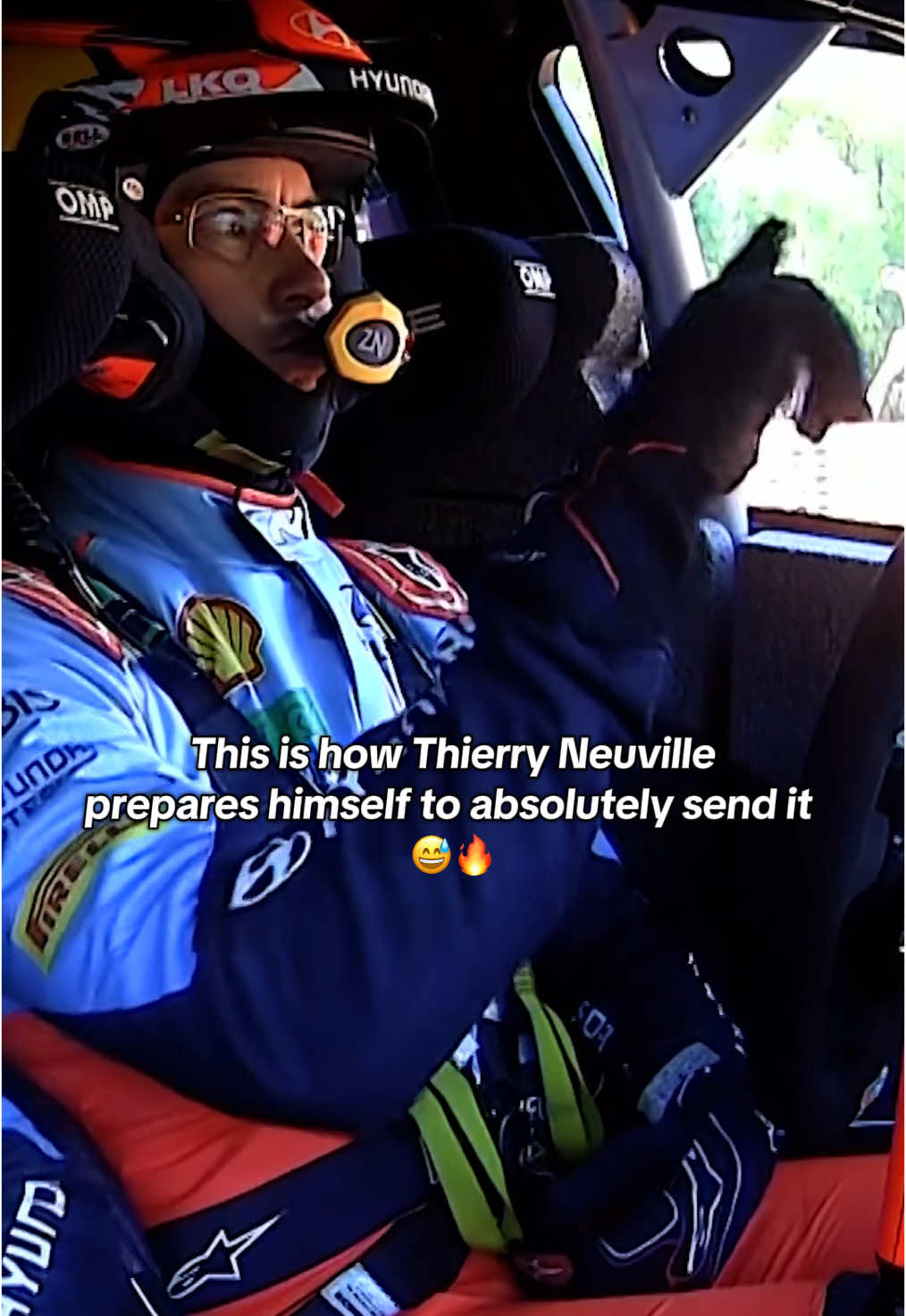 It might look a bit funny, but it works! ⚡️💥 @Thierry Neuville  #givesyouwings #geeftjevleugels #donnedesailes #energydrink #rally #thierryneuville 