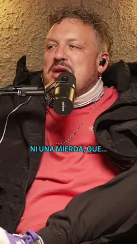 Ustedes pregunten lo que quieran, Edo tiene la respuesta correcta ✨ HOY tenemos PREESTRENO a las 20 HORAS de un nuevo capítulo de Tomás Va a Morir en EstudiosNeverland.com ❤️‍🔥 Presentado por @mercadolibre.cl @mercadopago.cl_ y @entel