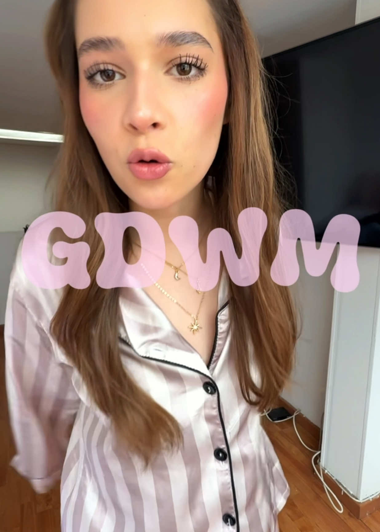 Vístanse conmigo. ¿Que opinamos de este outfit? YO LO AMÉ 👔🤌🏼 #gdwm #grwm #vistanseconmigo #outfitideas #outfitinspo #outfitcheck #mujeres #itgirls #pinterestoutfit 