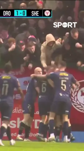 𝐌𝐀𝐑𝐊 𝐂𝐎𝐘𝐋𝐄! ©️ A big big goal from the Shels skipper! #LOI #ShelsFC #Shelbourne