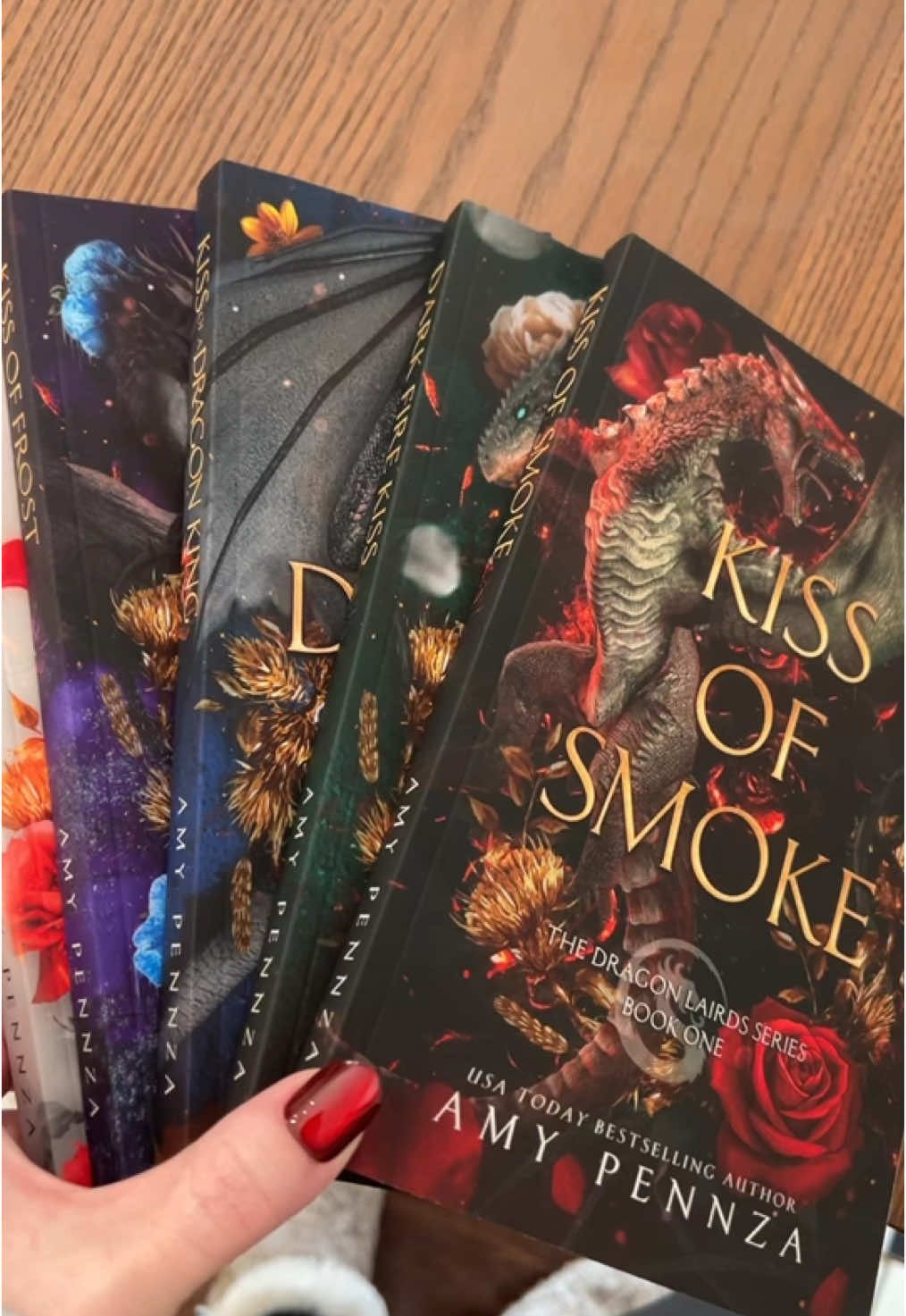 Scottish Highlander dragon shifters on the hunt for their fated females. And they come in pairs 🥵 #mmfromance #fantasyromance #romanticfantasy #romantasyseries #fantasyromancebooks 